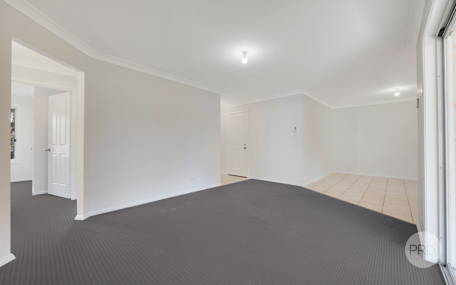 2/94 Adelaide Street OXLEY PARK 6