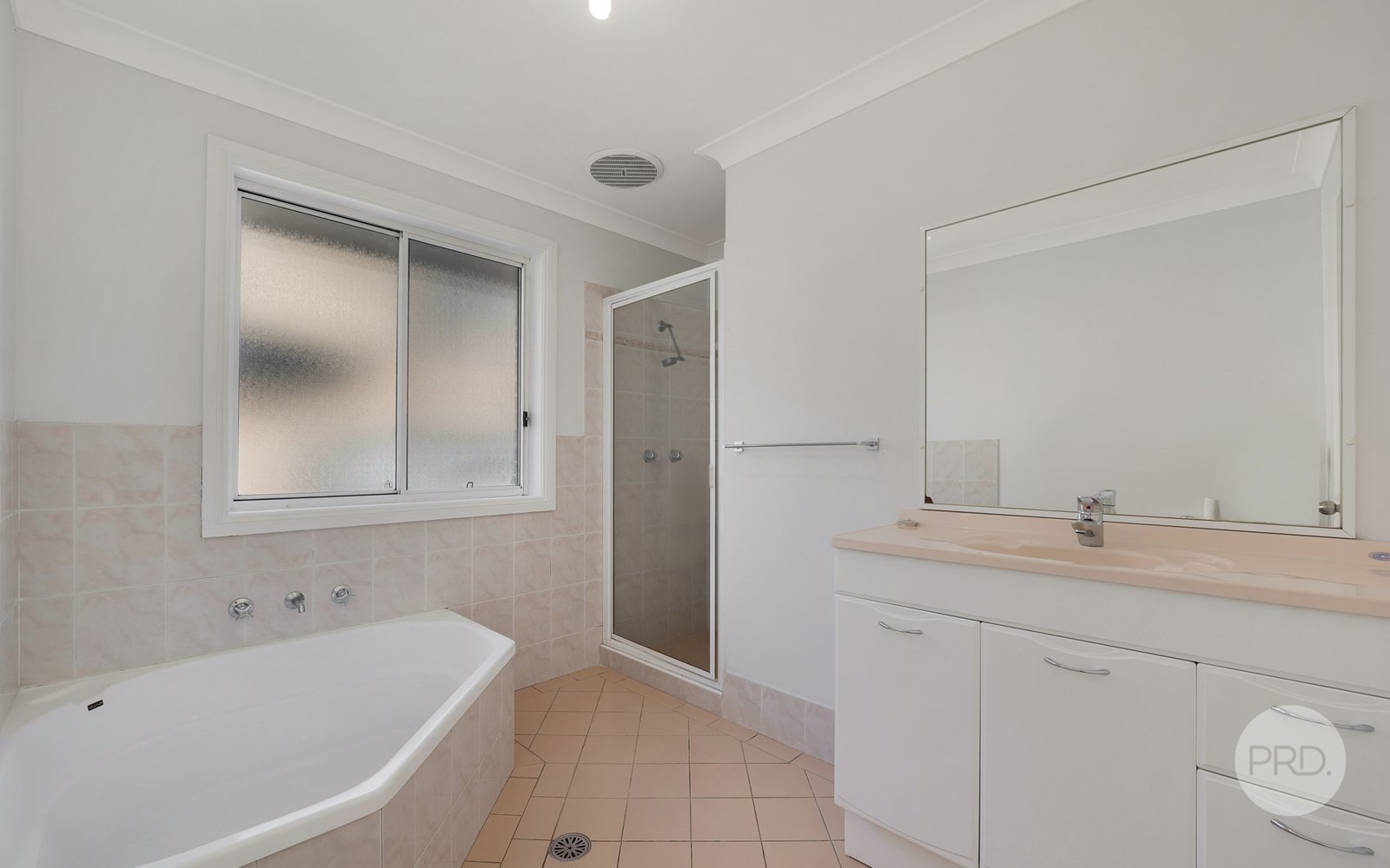 2/94 Adelaide Street OXLEY PARK 9