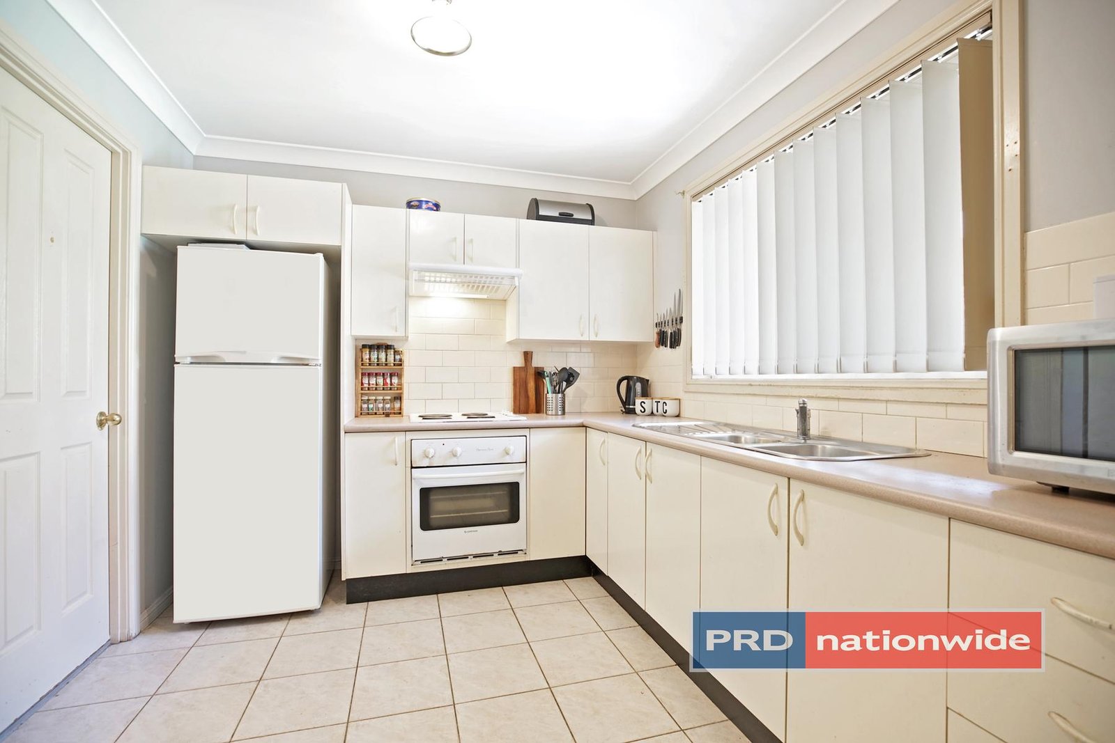 2/94 Adelaide Street OXLEY PARK 3