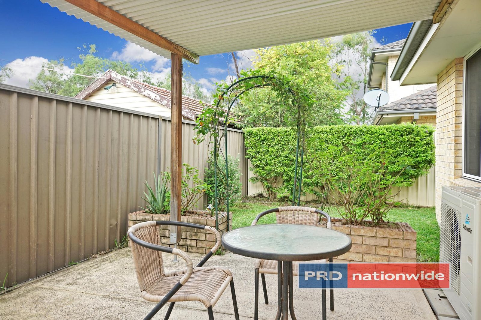 2/94 Adelaide Street OXLEY PARK 7