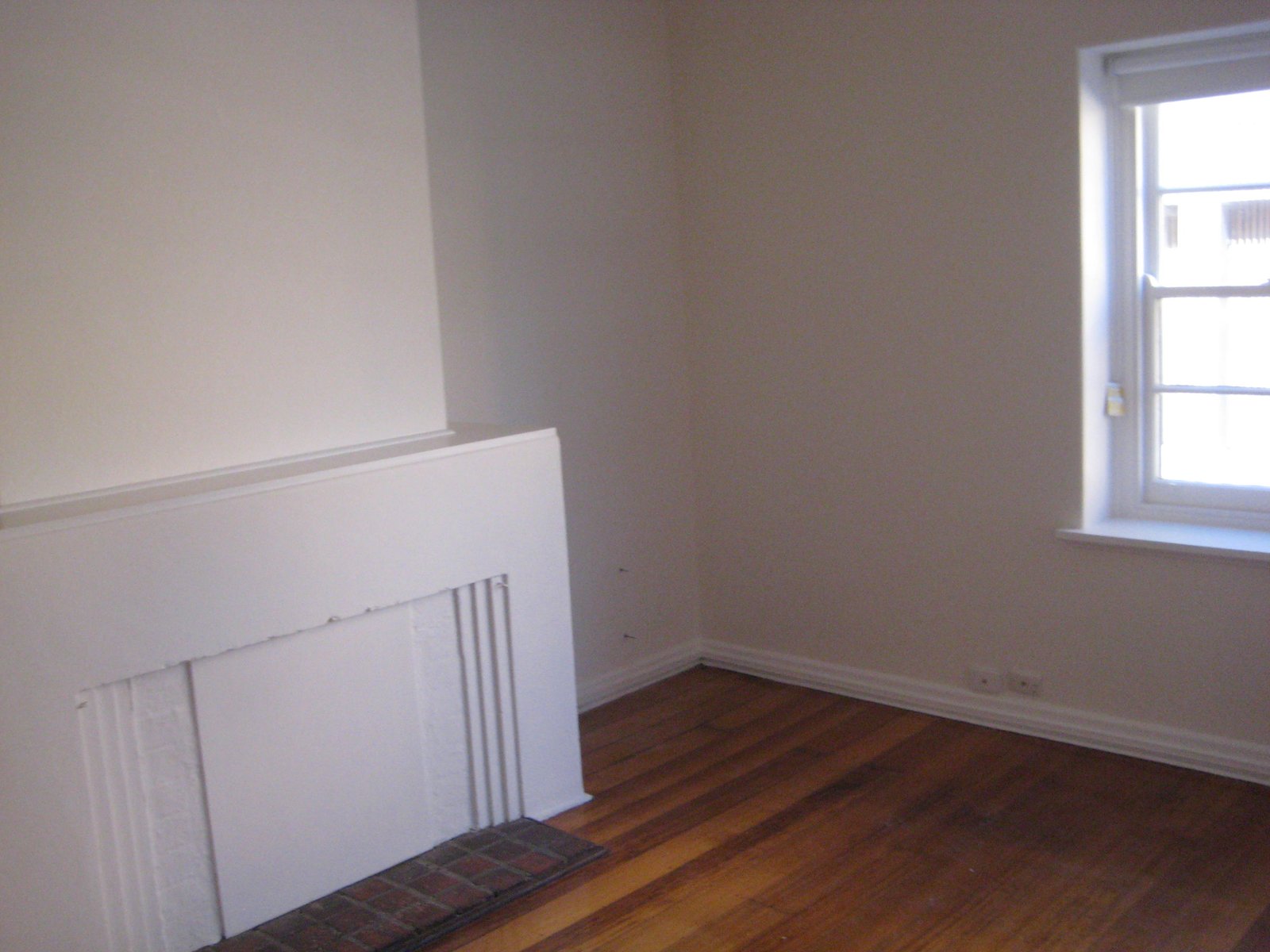 Gallery: 2/94 Millswyn Street