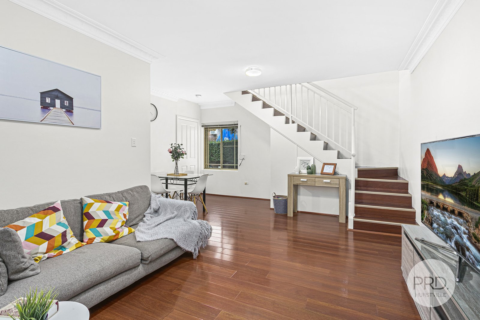 2/94 Woniora Road HURSTVILLE 2