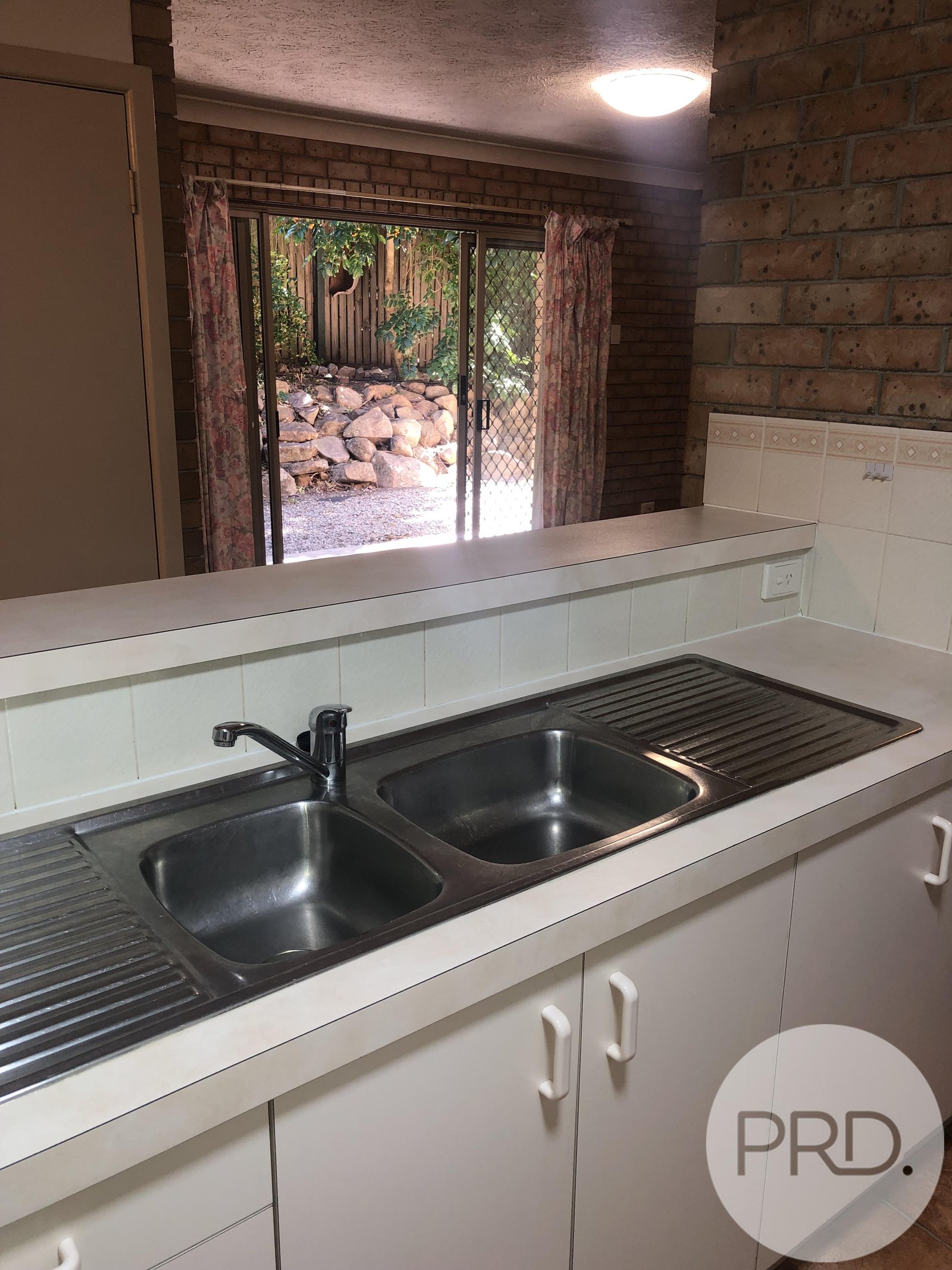 2/95-97 Earl Street GREENSLOPES 3