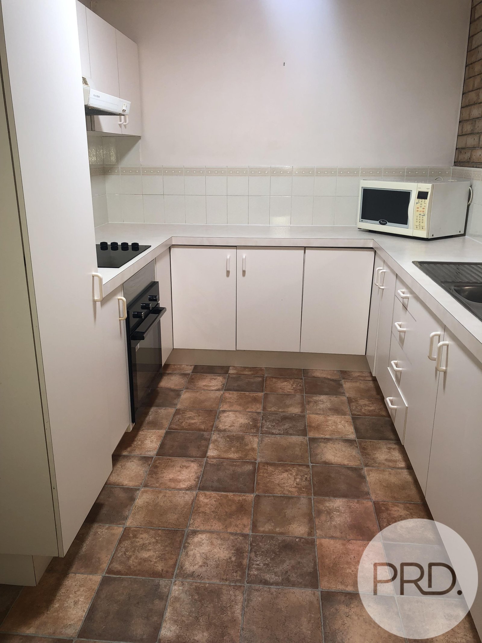 2/95-97 Earl Street GREENSLOPES 5