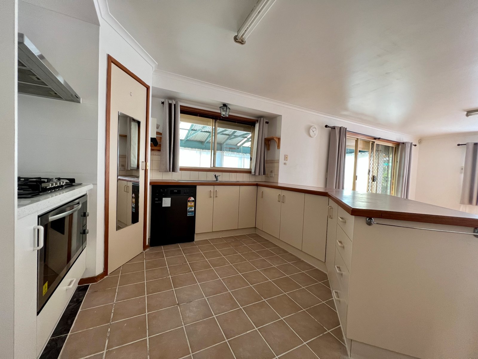 Gallery: 295 Boundary Road