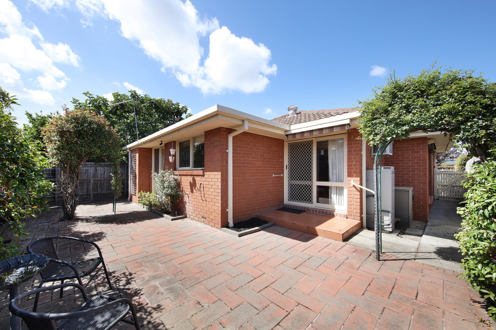 Gallery: 2/95 Castlewood Street