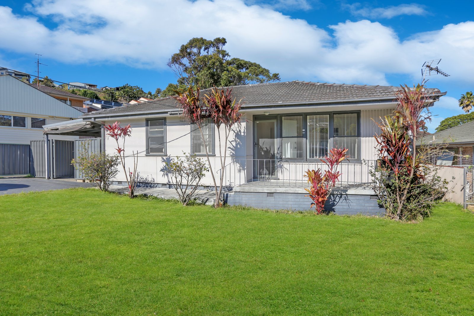 295 Flagstaff Road BERKELEY 3