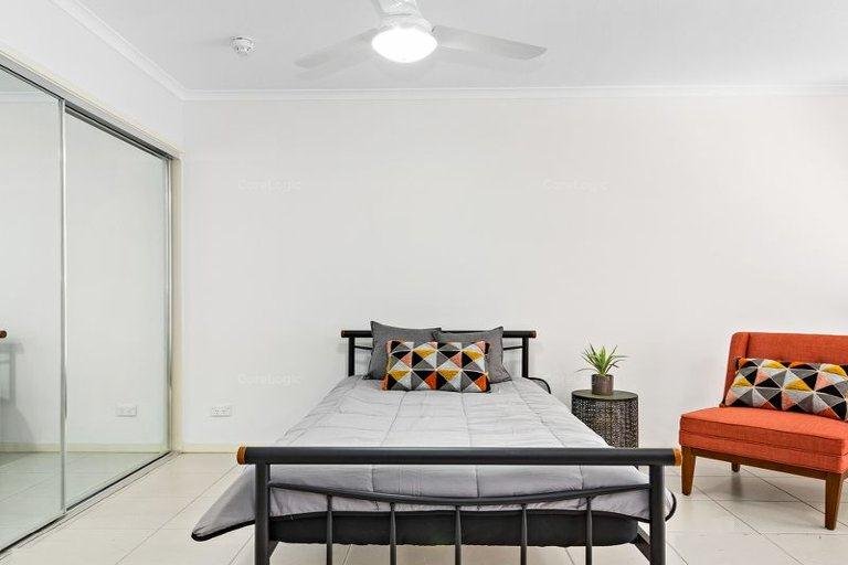 29/50 Collier Street STAFFORD 8