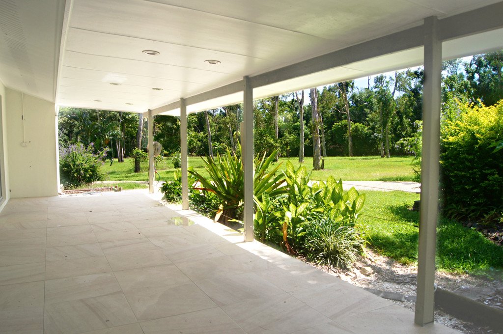 2951 Shute Harbour Road FLAMETREE 2