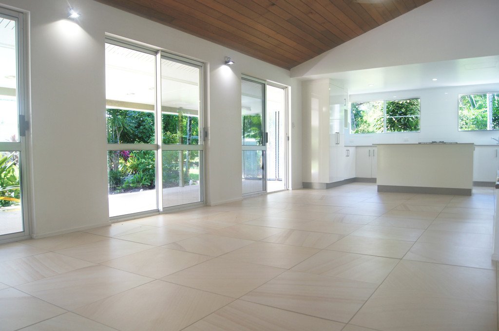 2951 Shute Harbour Road FLAMETREE 4