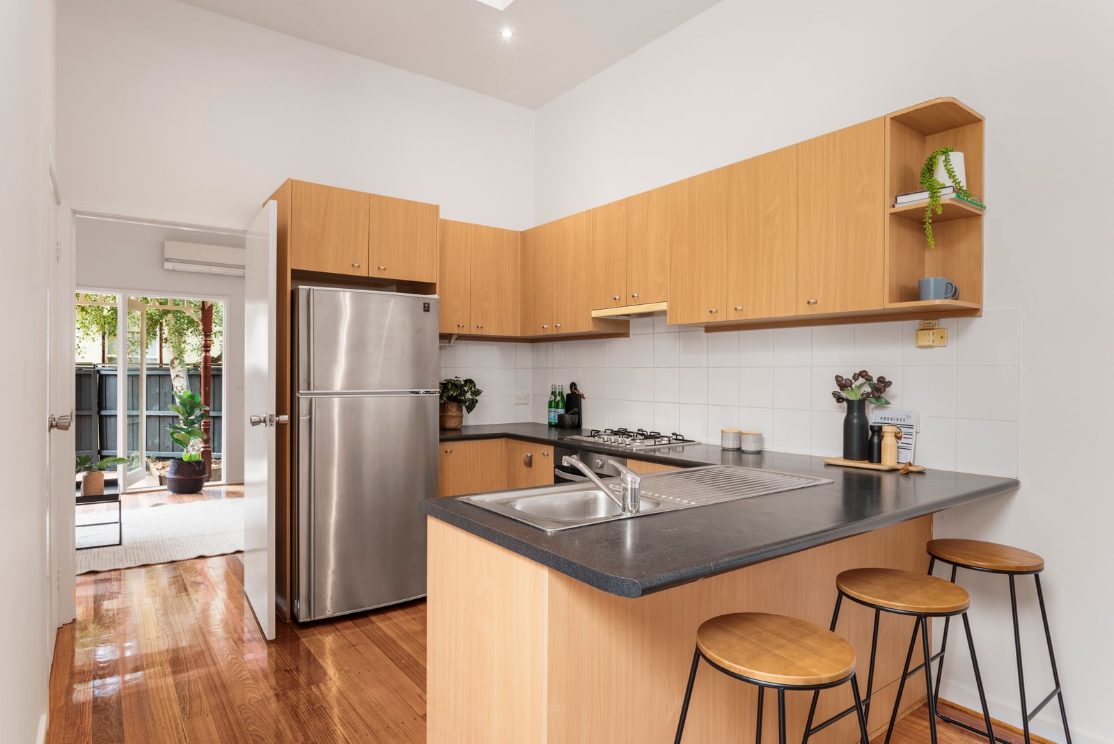 Real Estate and Property in 2/96 Broadway, Elwood, VIC