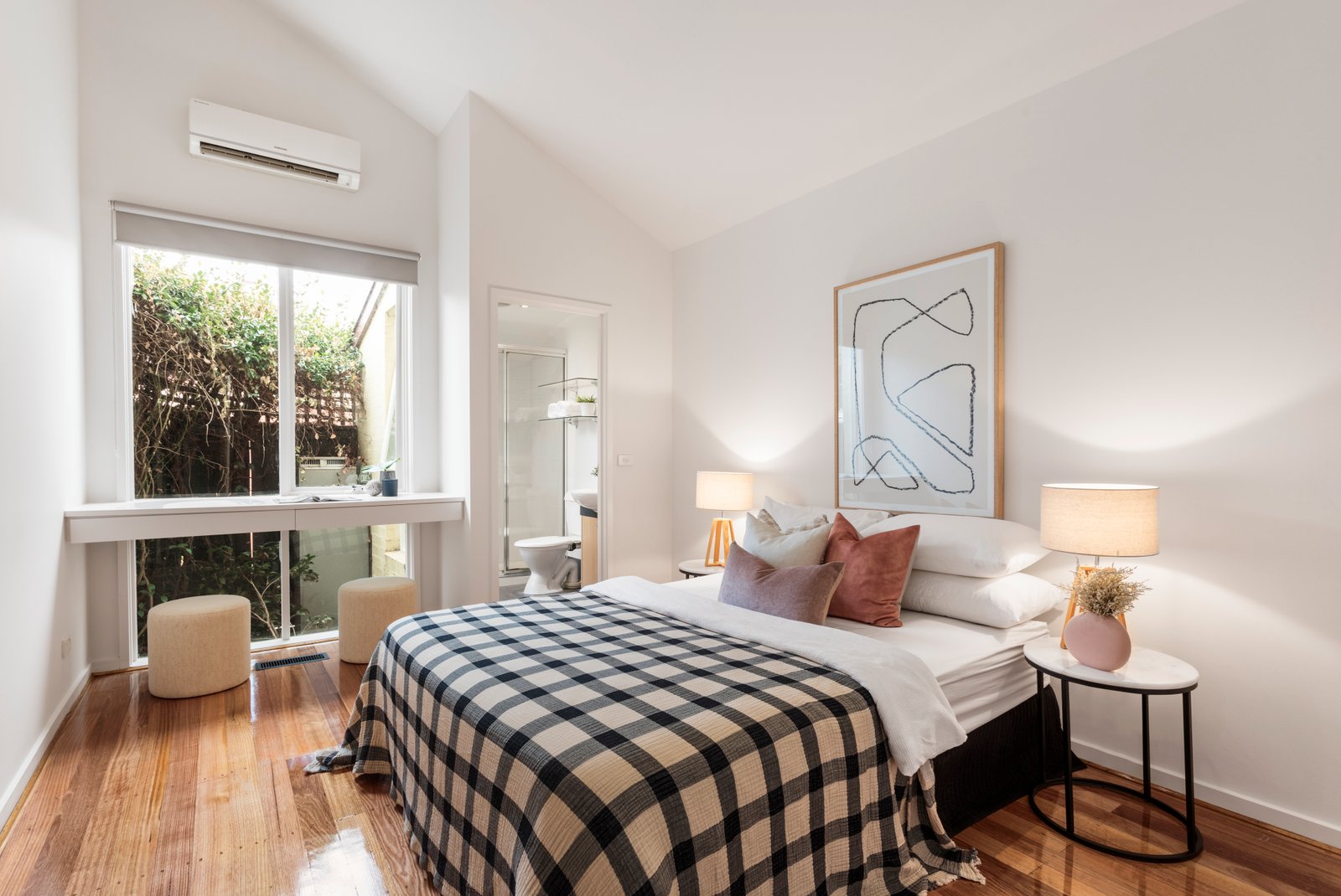 Real Estate and Property in 2/96 Broadway, Elwood, VIC