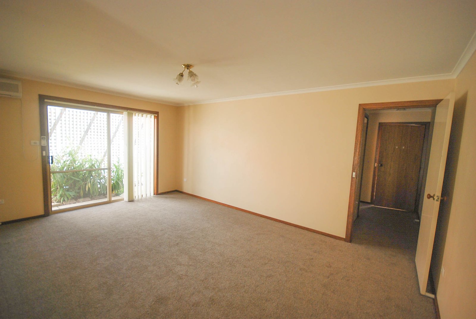 2/96 Crampton Street WAGGA WAGGA 4