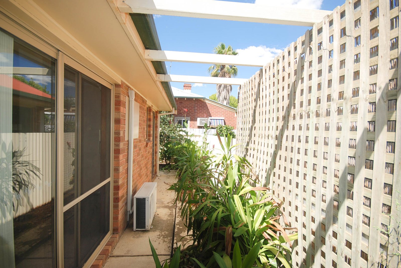 2/96 Crampton Street WAGGA WAGGA 6