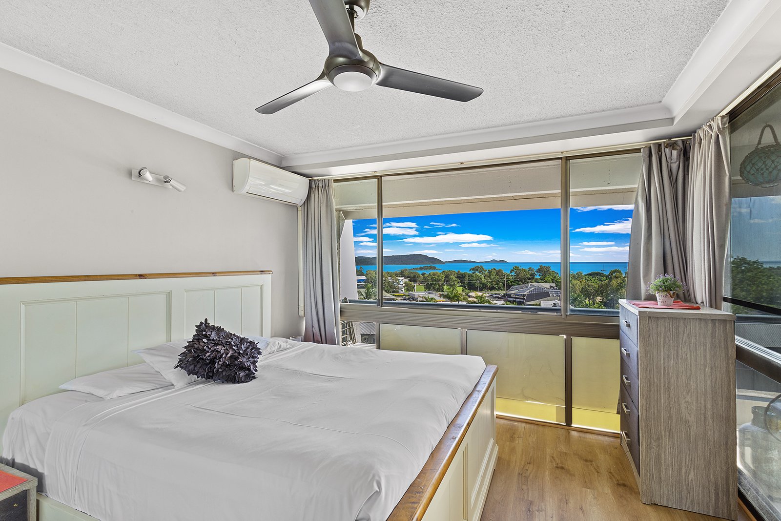 29/6 Eshelby Drive CANNONVALE 8
