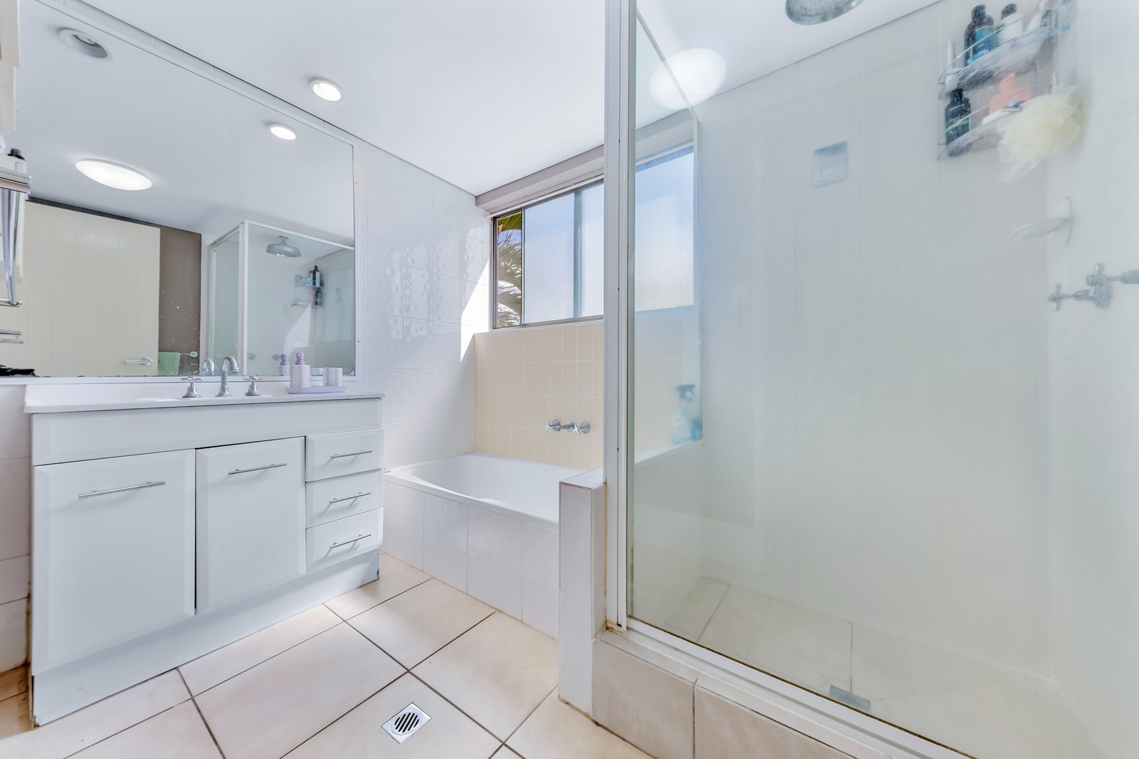 29/6 Eshelby Drive CANNONVALE 9