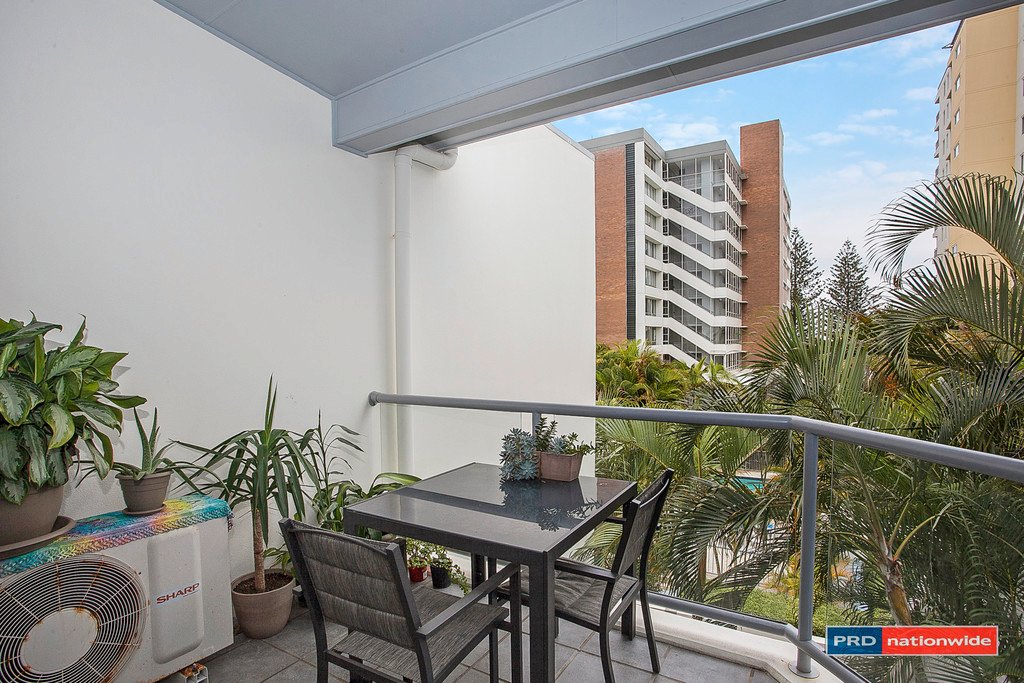 29/6 Fifth Avenue BURLEIGH HEADS 3