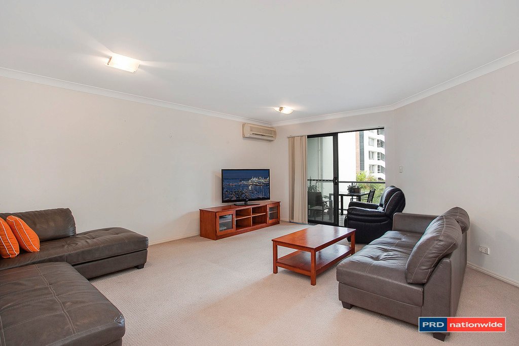 29/6 Fifth Avenue BURLEIGH HEADS 5