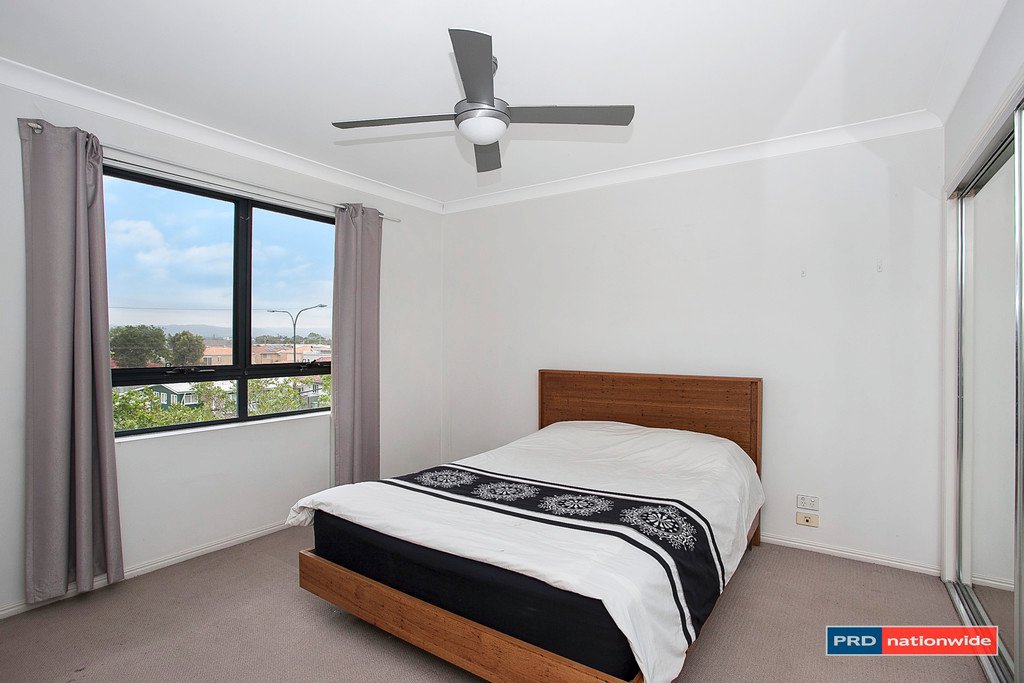 29/6 Fifth Avenue BURLEIGH HEADS 6