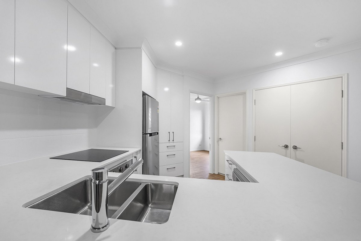 29/6 Fifth Avenue BURLEIGH HEADS 7