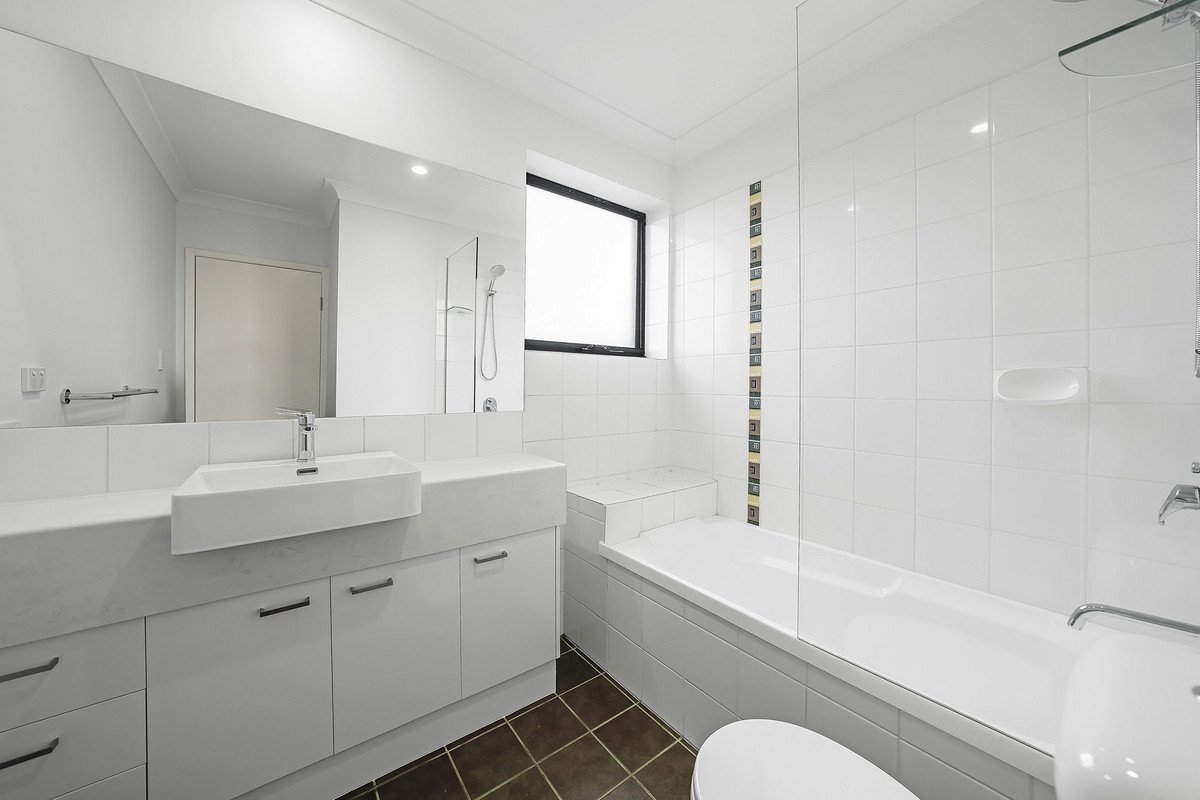 29/6 Fifth Avenue BURLEIGH HEADS 11