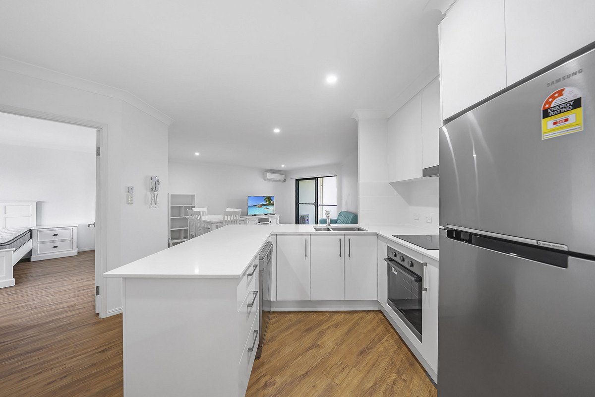 29/6 Fifth Avenue BURLEIGH HEADS 2