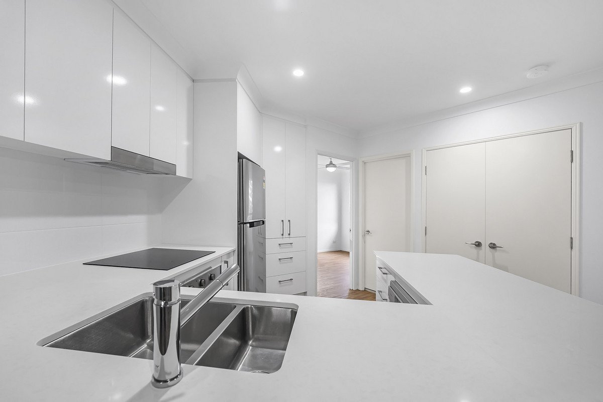 29/6 Fifth Avenue BURLEIGH HEADS 7