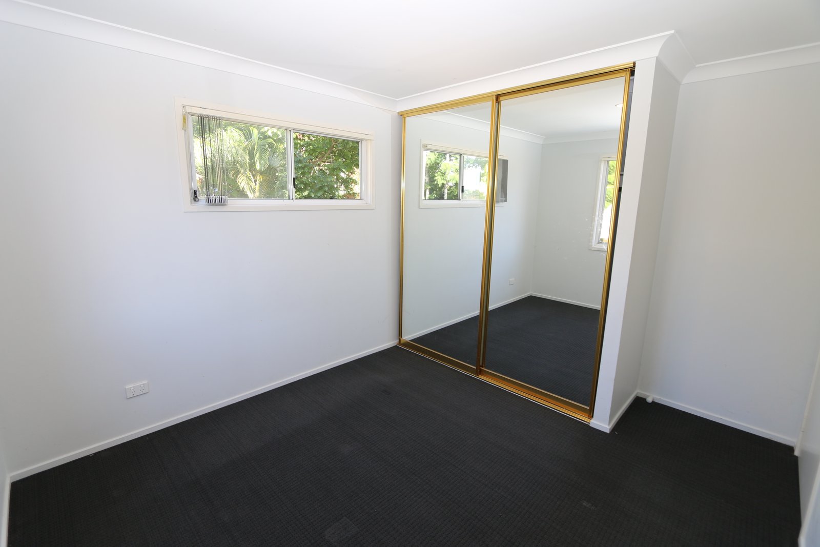 2/96 Johnston Street SOUTHPORT 5