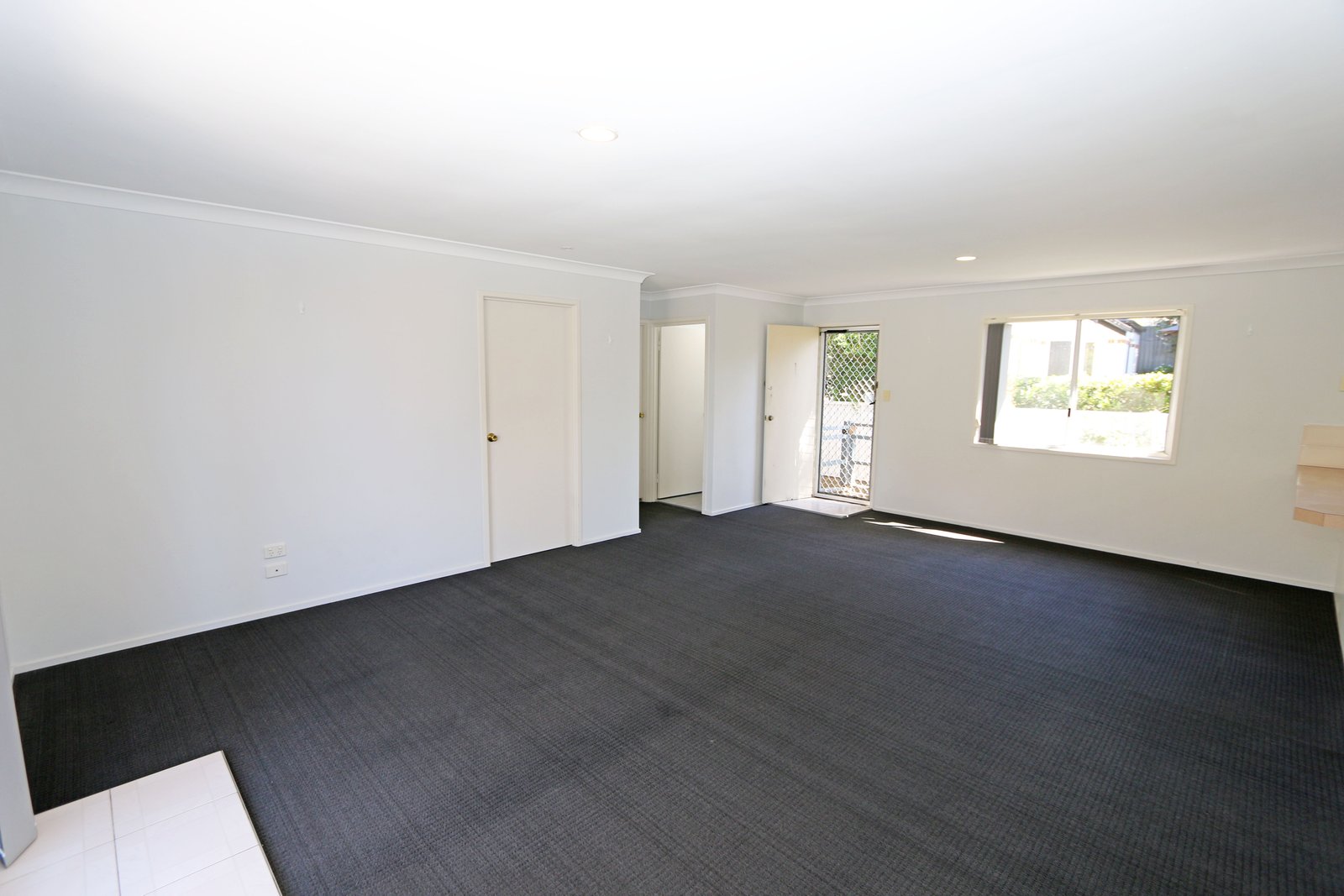 2/96 Johnston Street SOUTHPORT 12