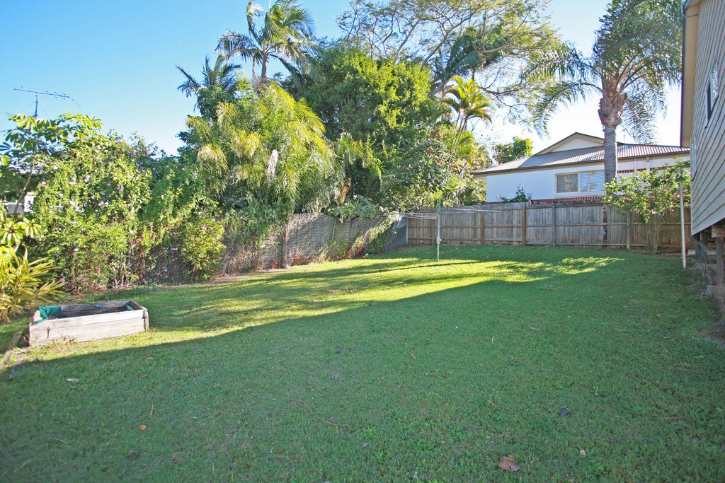 2/96 Johnston Street SOUTHPORT 2