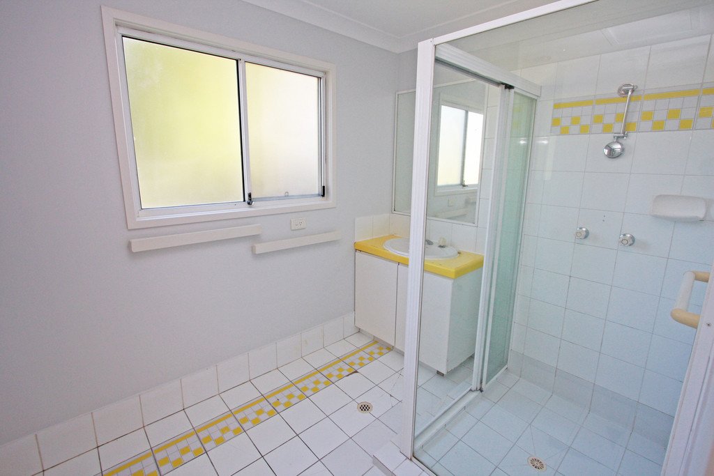 2/96 Johnston Street SOUTHPORT 9