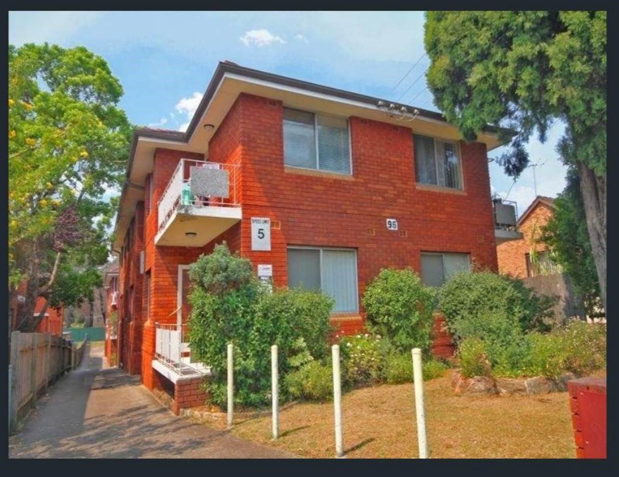 2/96 Sproule Street LAKEMBA 1