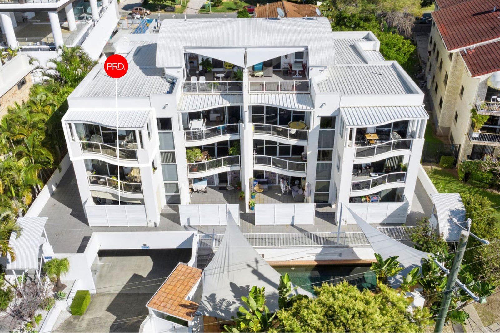 2/96 Stanhill Drive CHEVRON ISLAND 2