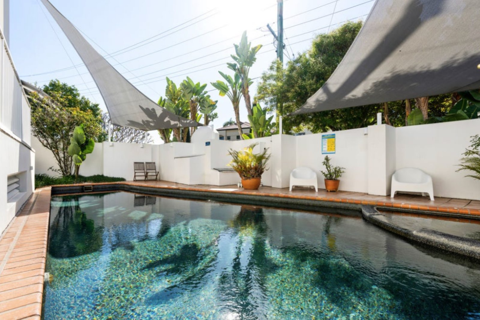 2/96 Stanhill Drive CHEVRON ISLAND 3
