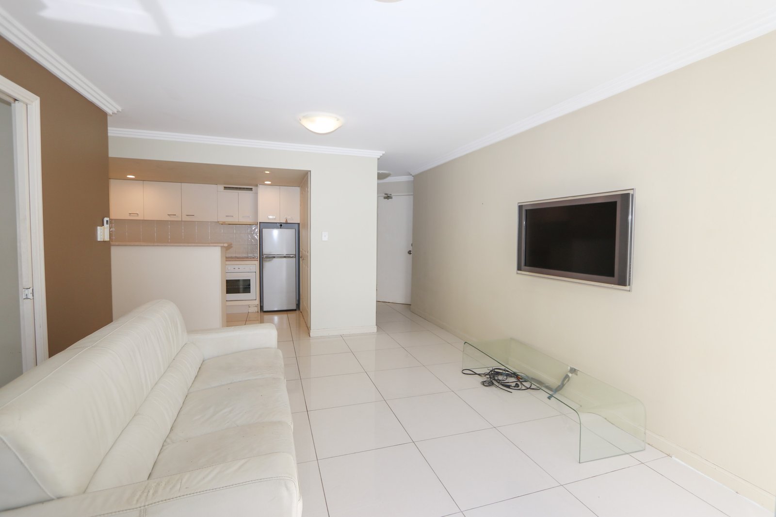 2/96 Stanhill Drive CHEVRON ISLAND 5