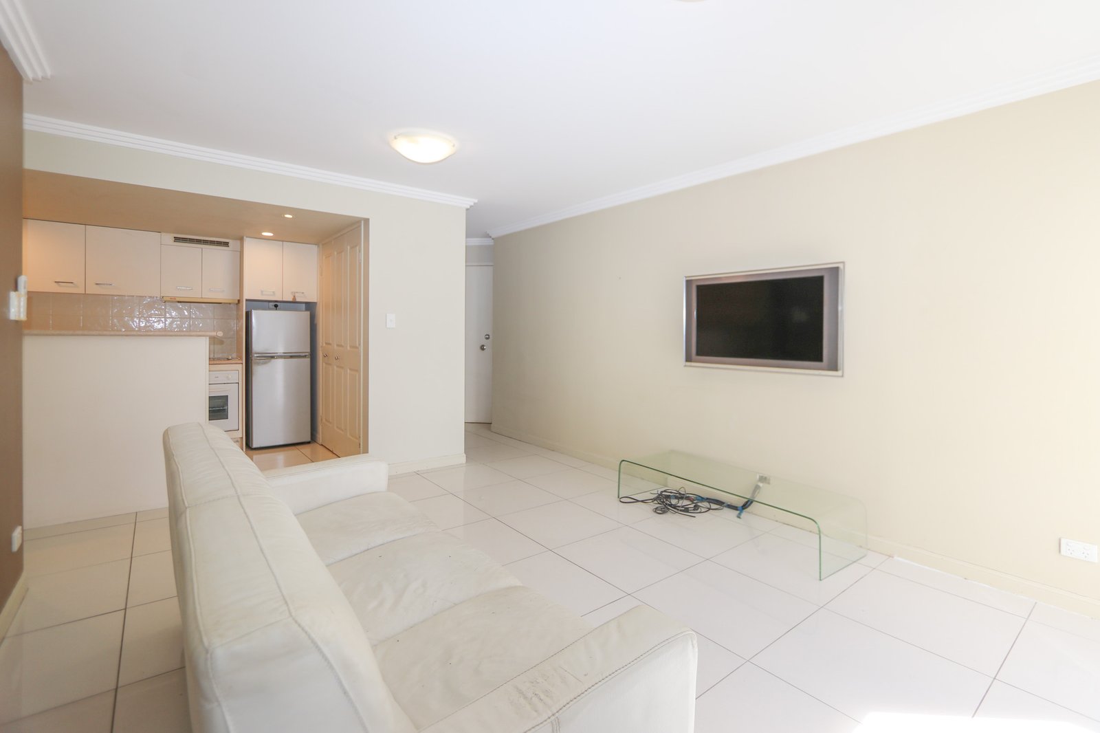 2/96 Stanhill Drive CHEVRON ISLAND 6