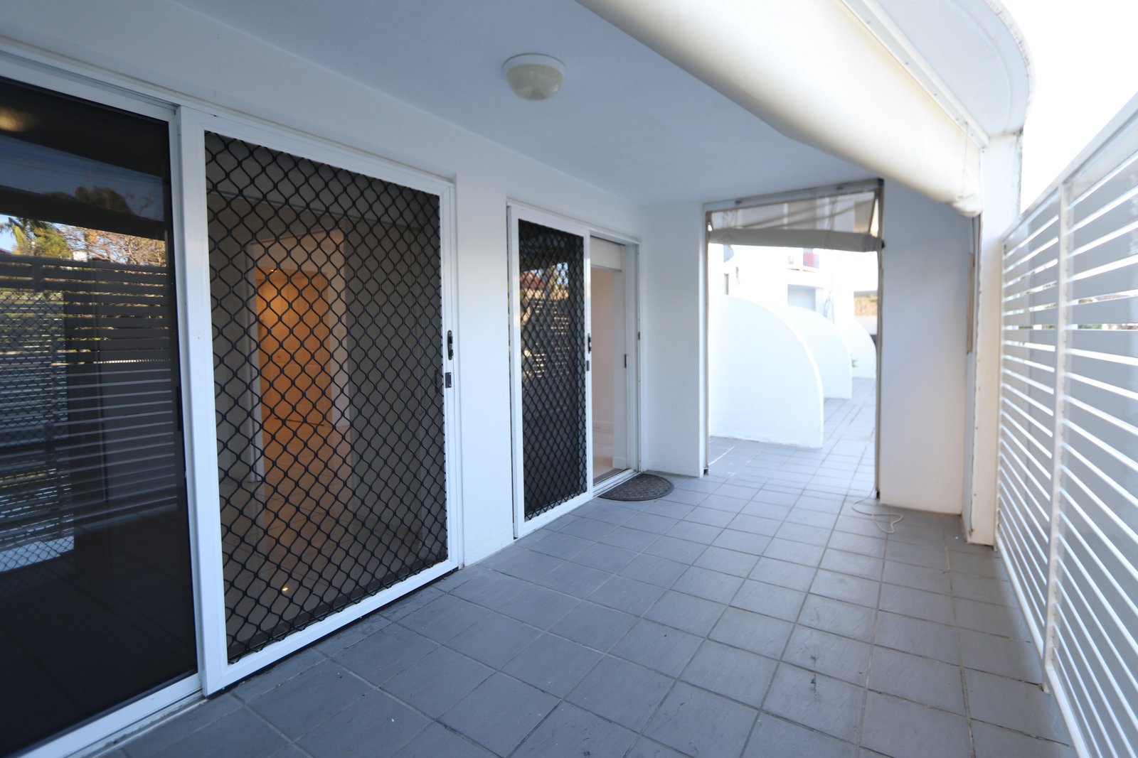 2/96 Stanhill Drive CHEVRON ISLAND 13