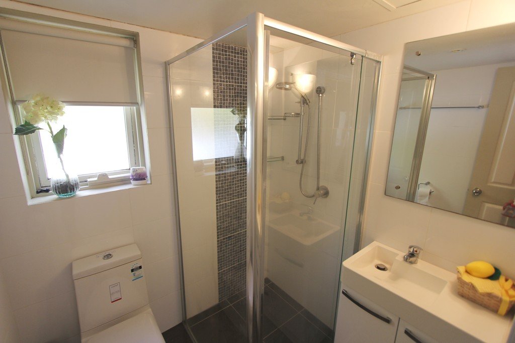 2/96 Stanhill Drive CHEVRON ISLAND 6