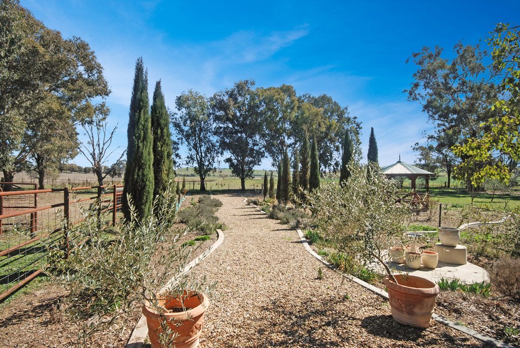 2969 Oura Road WANTABADGERY 12