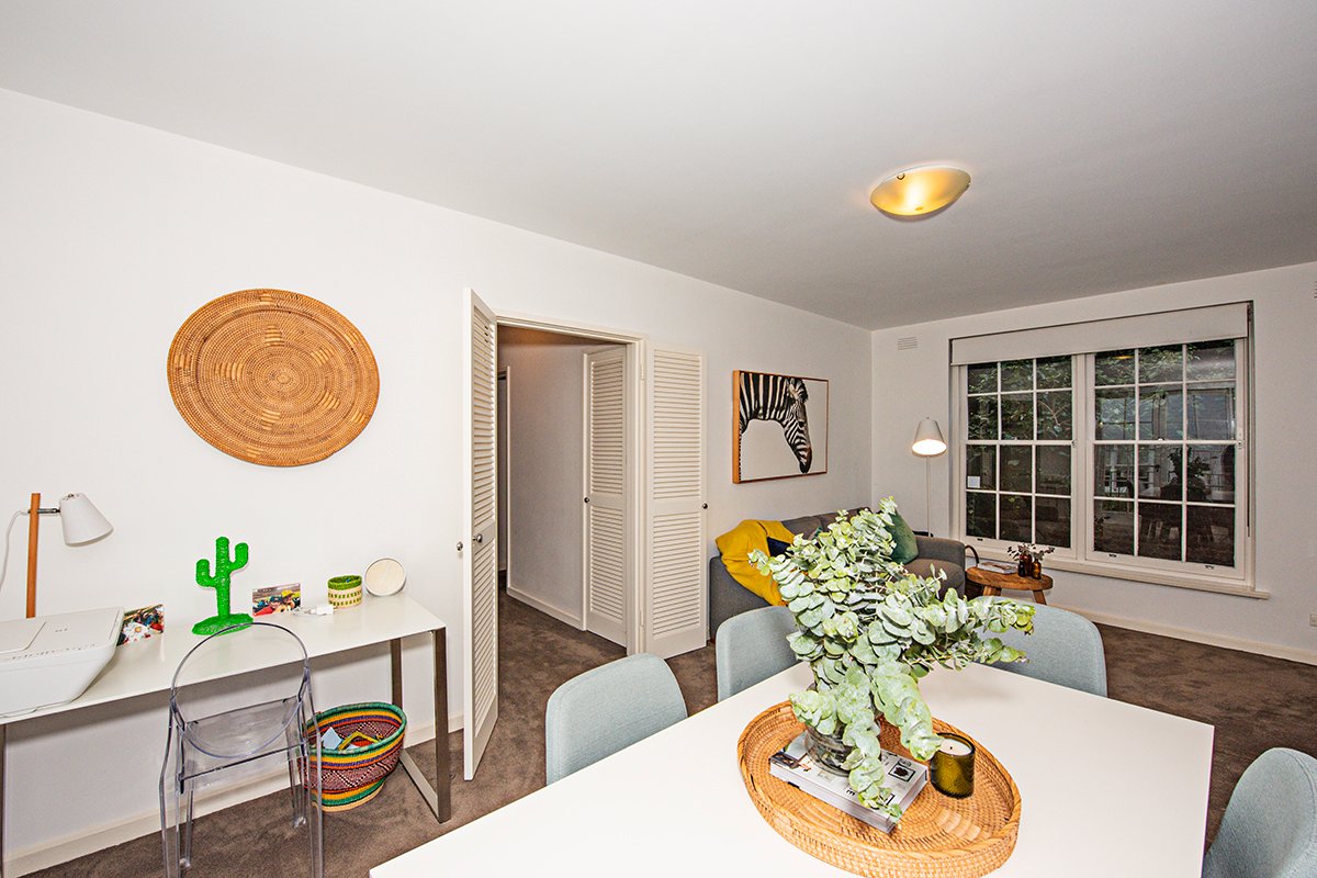 Gallery: 2/97 Caroline Street