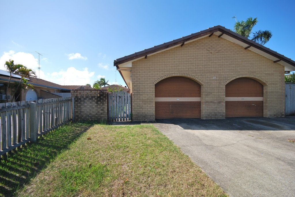 2/97 Christine Avenue BURLEIGH WATERS 1