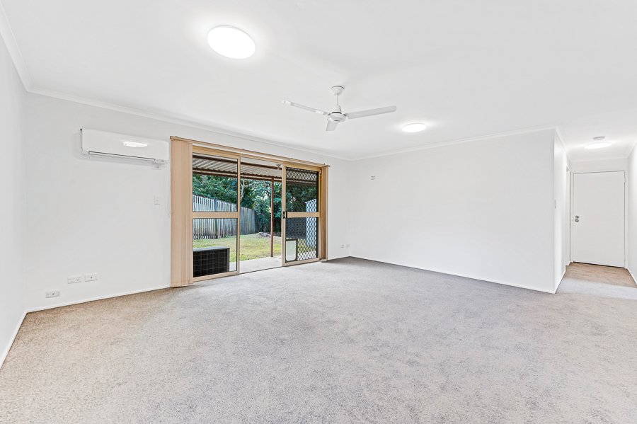 2/97 Corunna Cres  ASHMORE 1