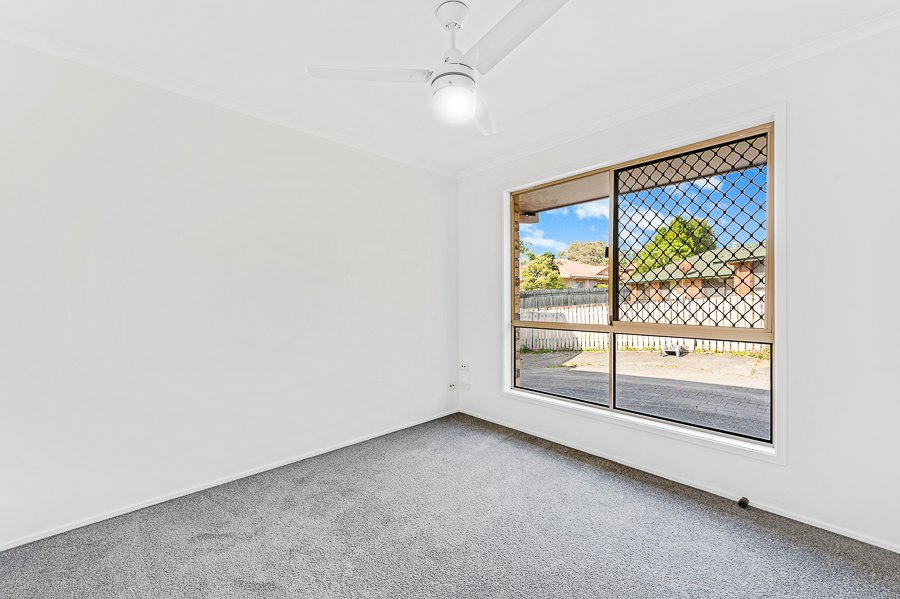 2/97 Corunna Cres  ASHMORE 3