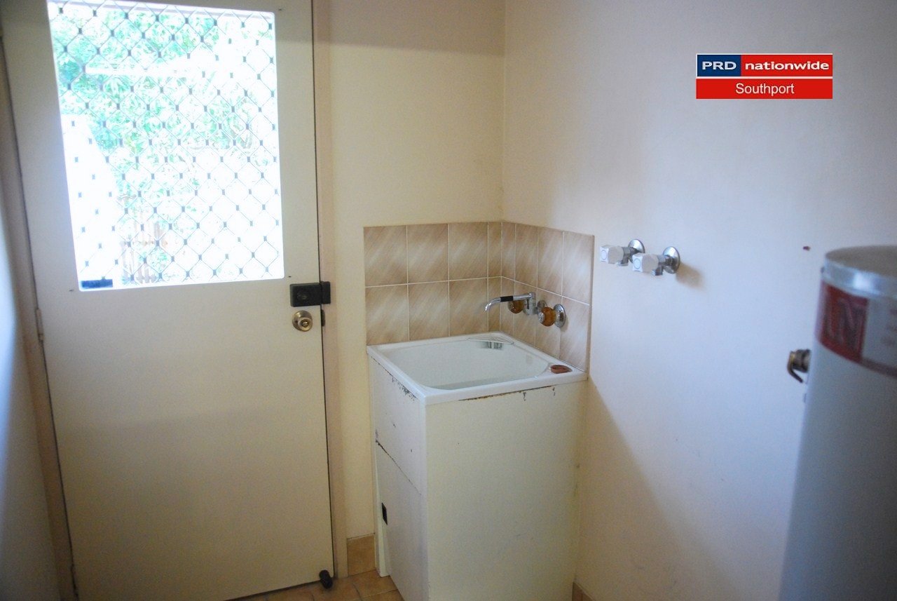 2/97 Corunna Cres  ASHMORE 7