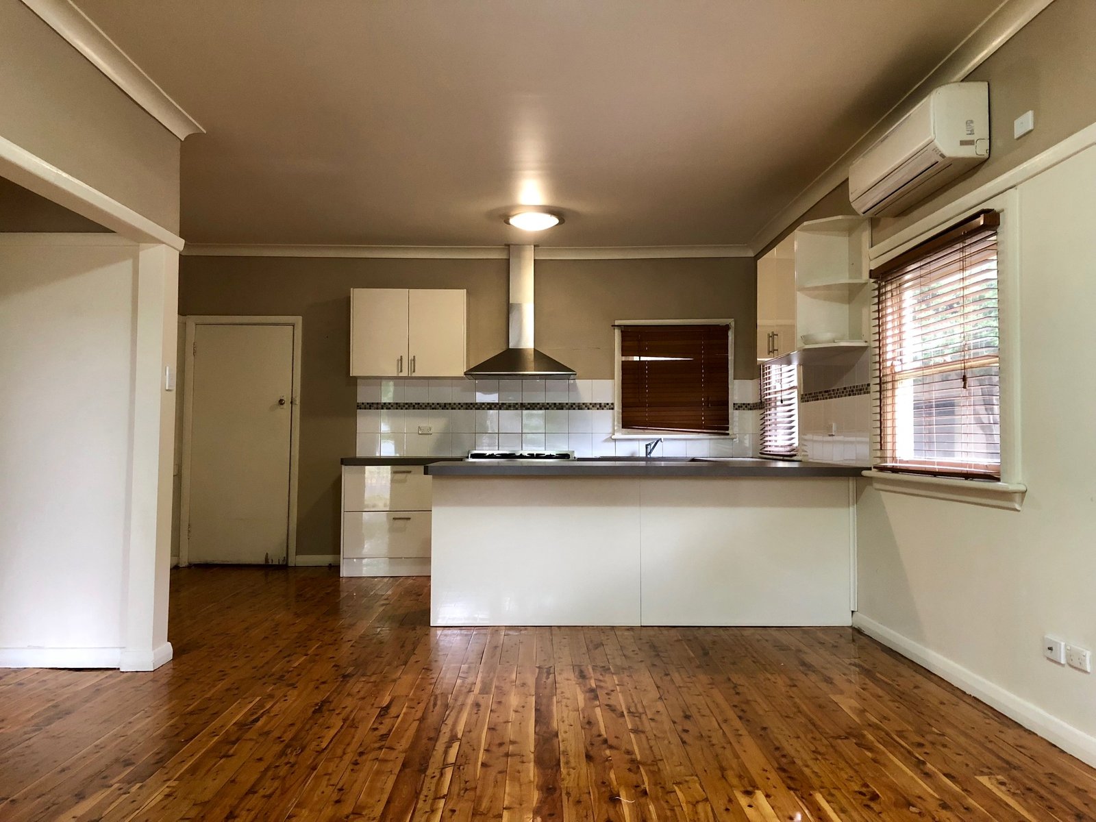 297 Gulpha Street NORTH ALBURY 3