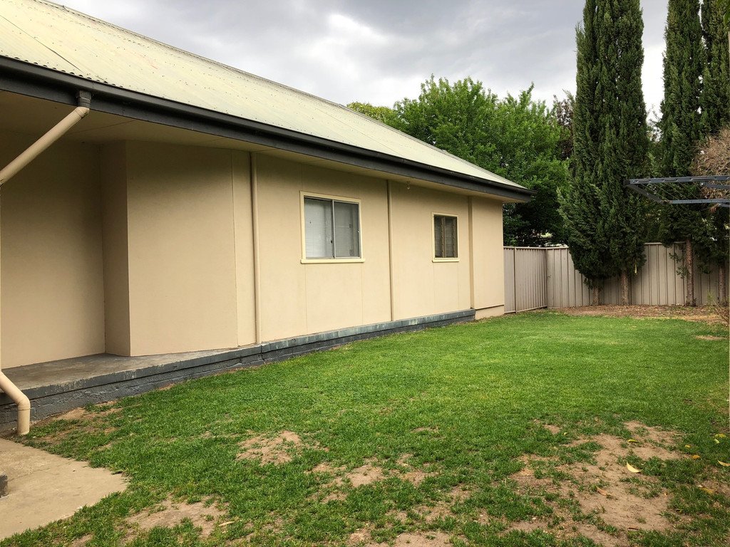 297 Gulpha Street NORTH ALBURY 9