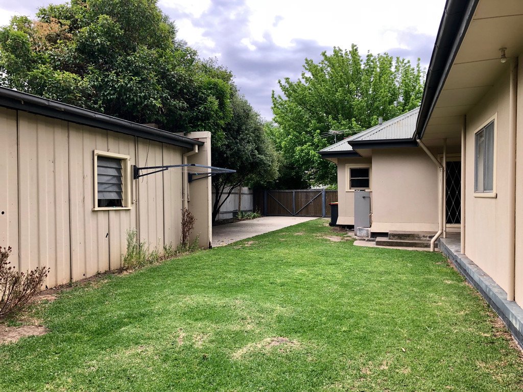 297 Gulpha Street NORTH ALBURY 10
