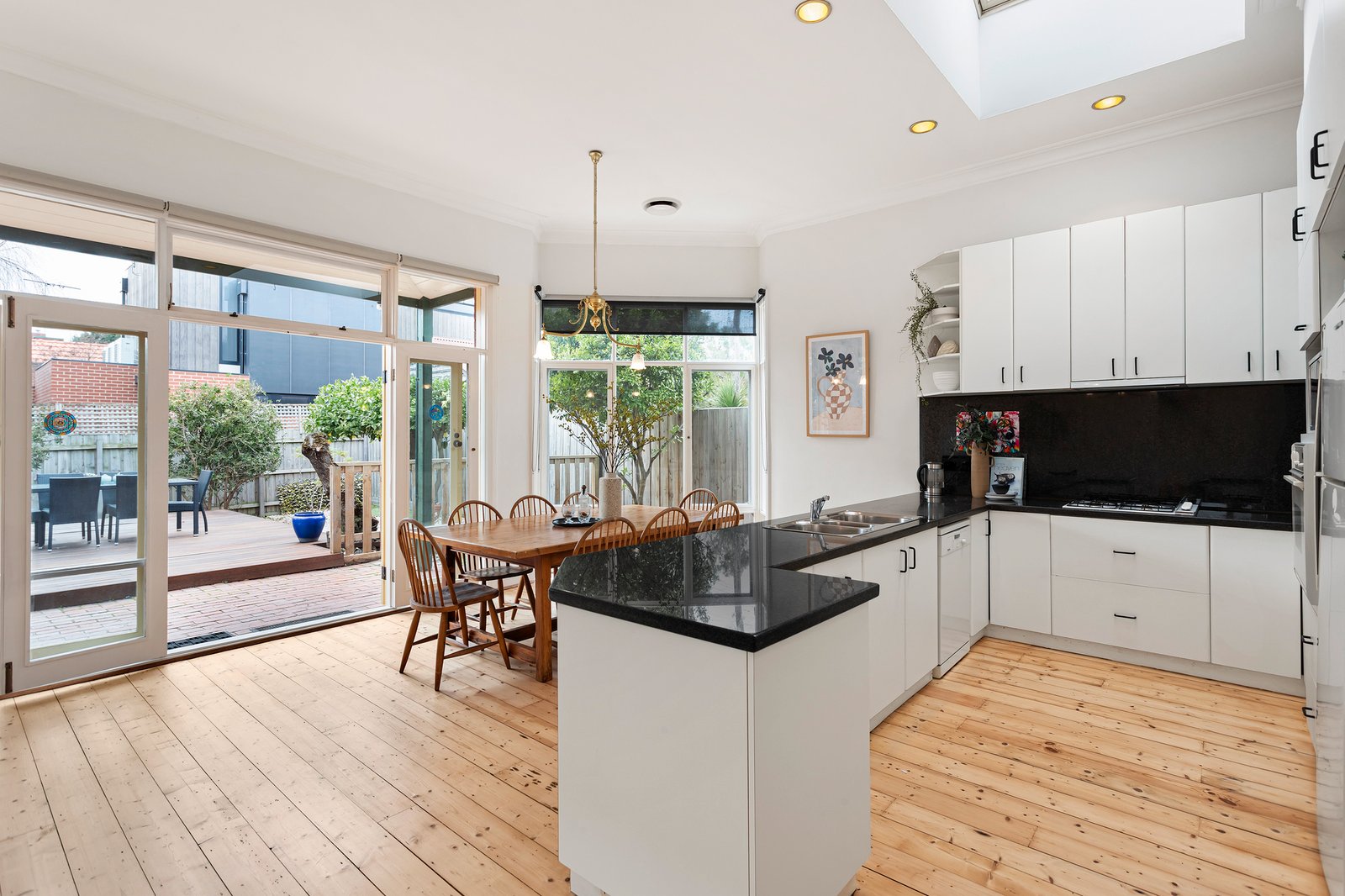 Real Estate and Property in 298 Alma Road, Caulfield North, VIC