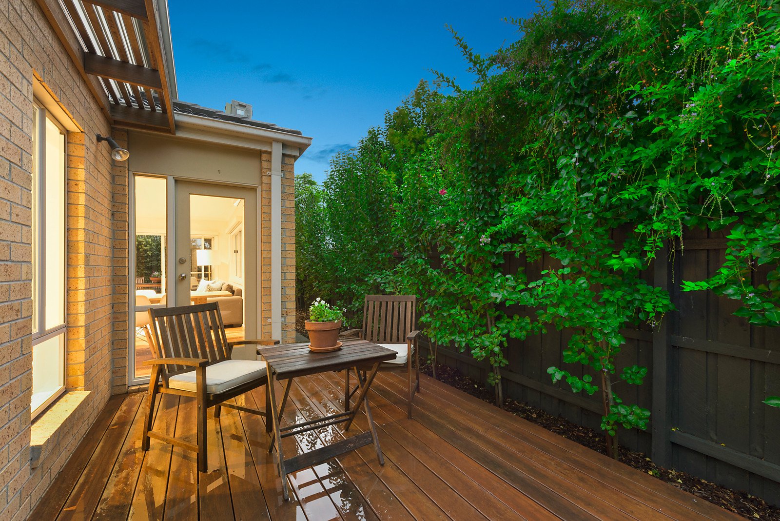 2/98 Bond Street, Ivanhoe