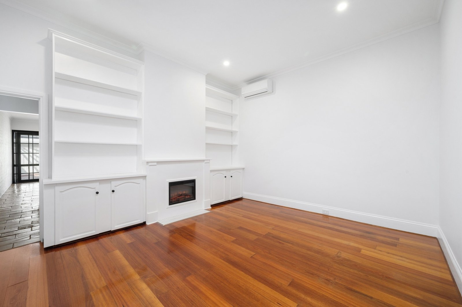 Gallery: 298 Esplanade East